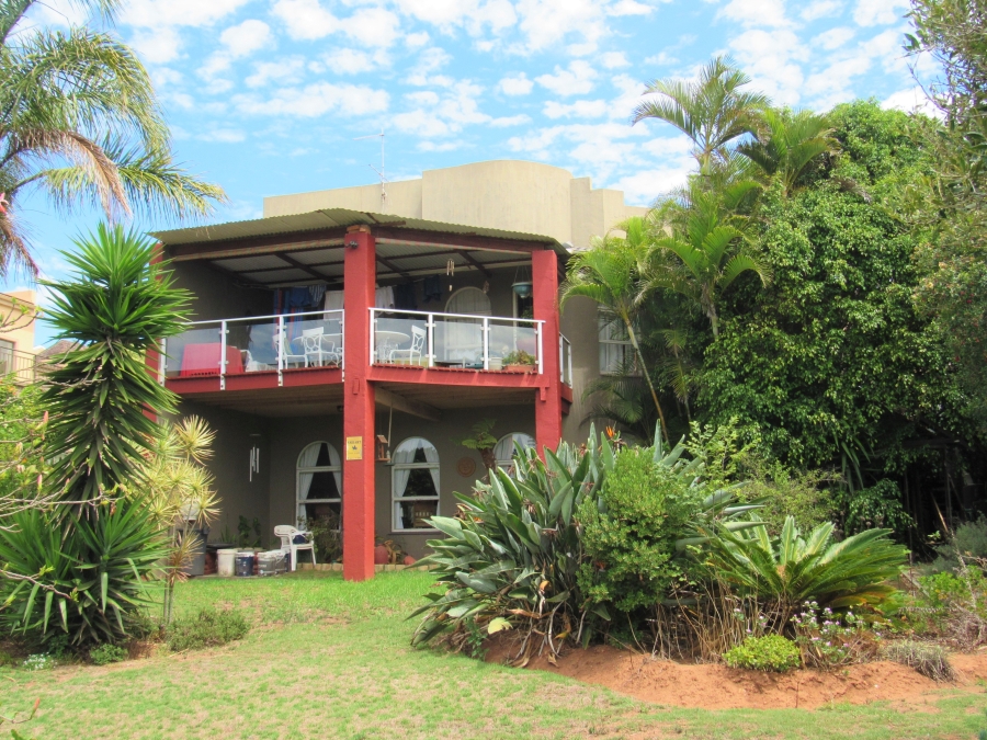 4 Bedroom Property for Sale in Wavecrest Eastern Cape